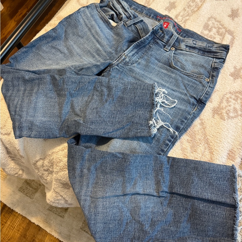 Lucky Brand 🍀 Classic Blue Distressed Jeans